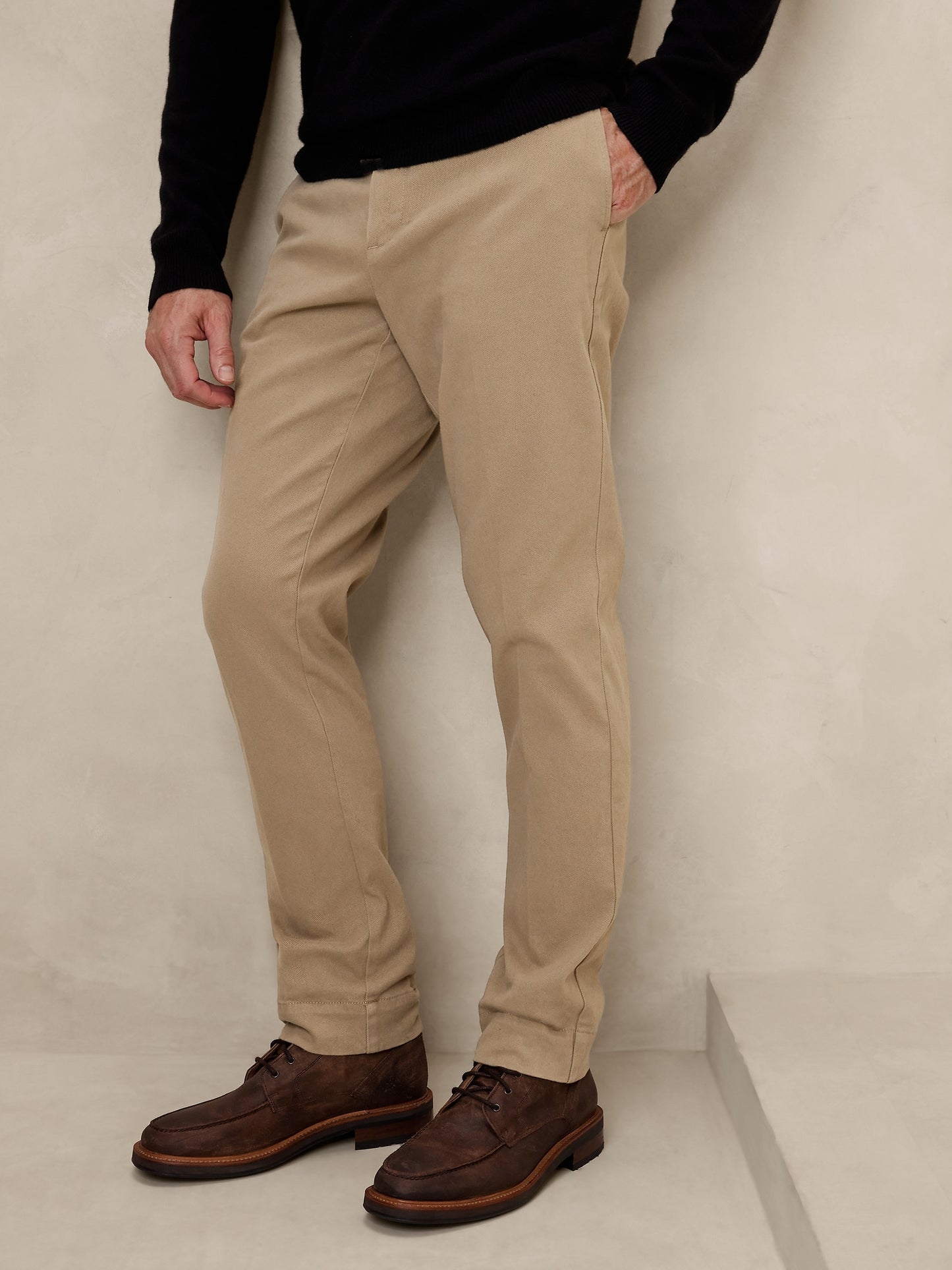 Slim Brushed Traveler Chino