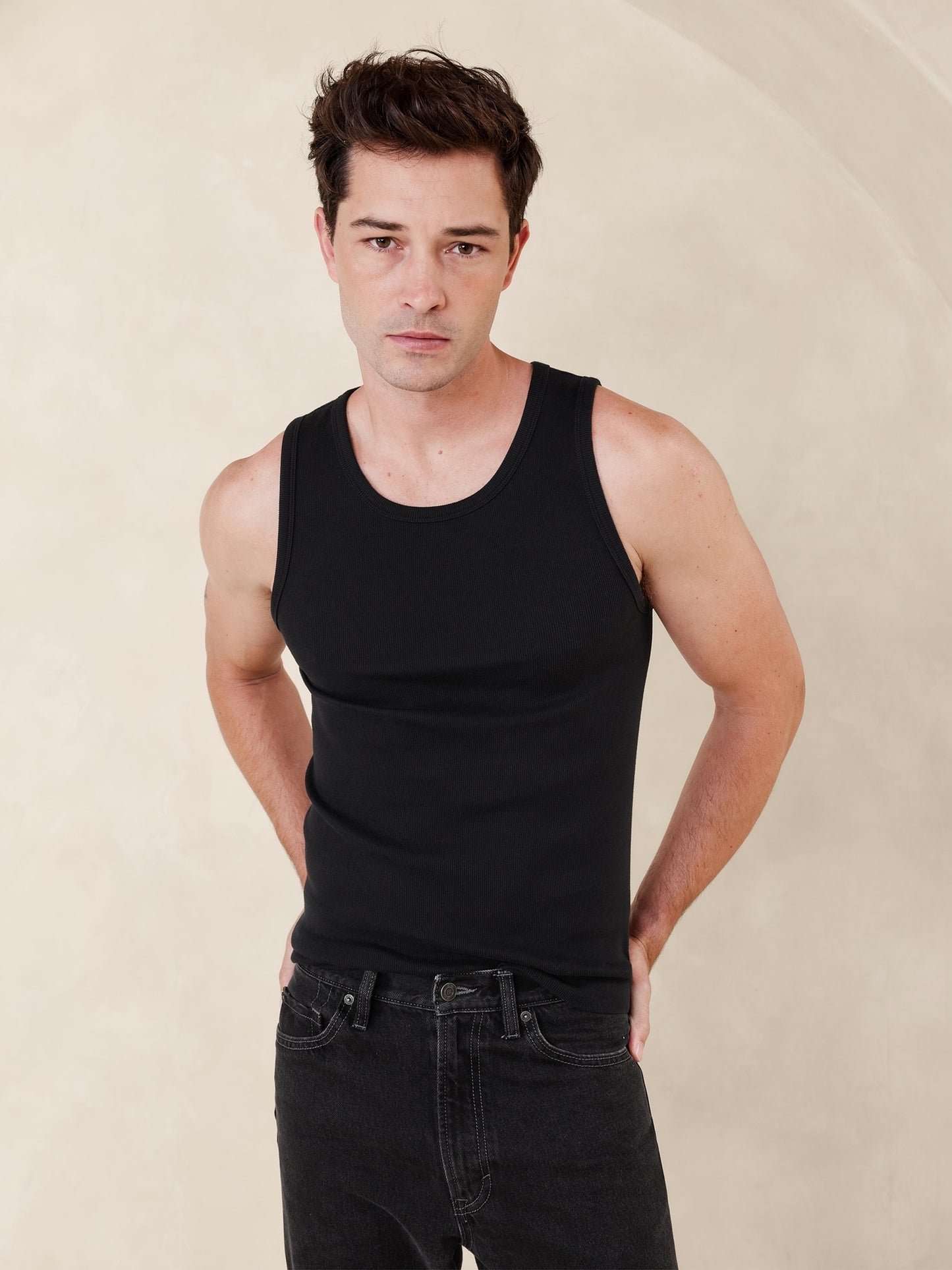 بلوزة أوثينتك مضلعة بدون أكمام