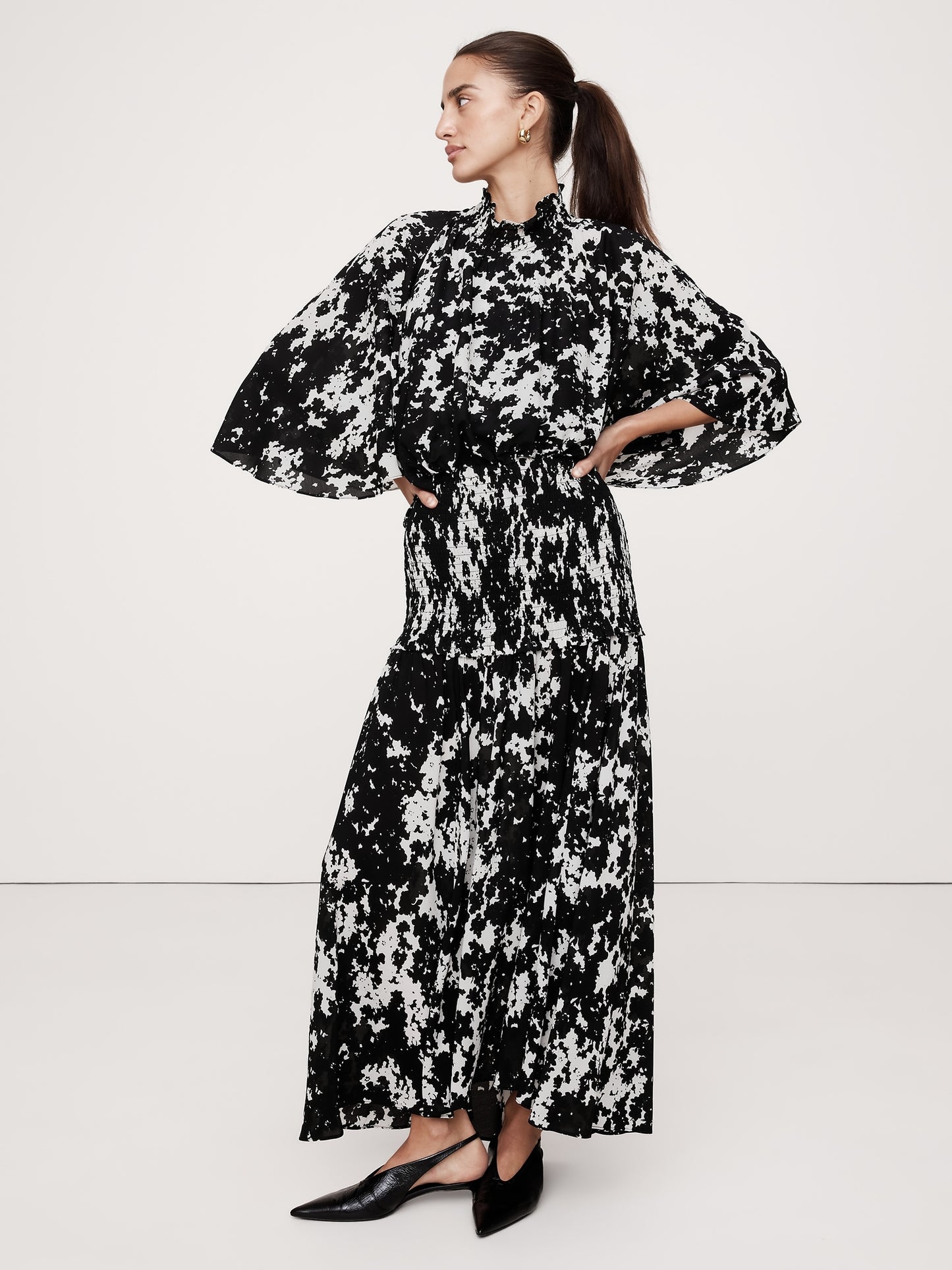 فستان كريب مرن بظهر مكشوف