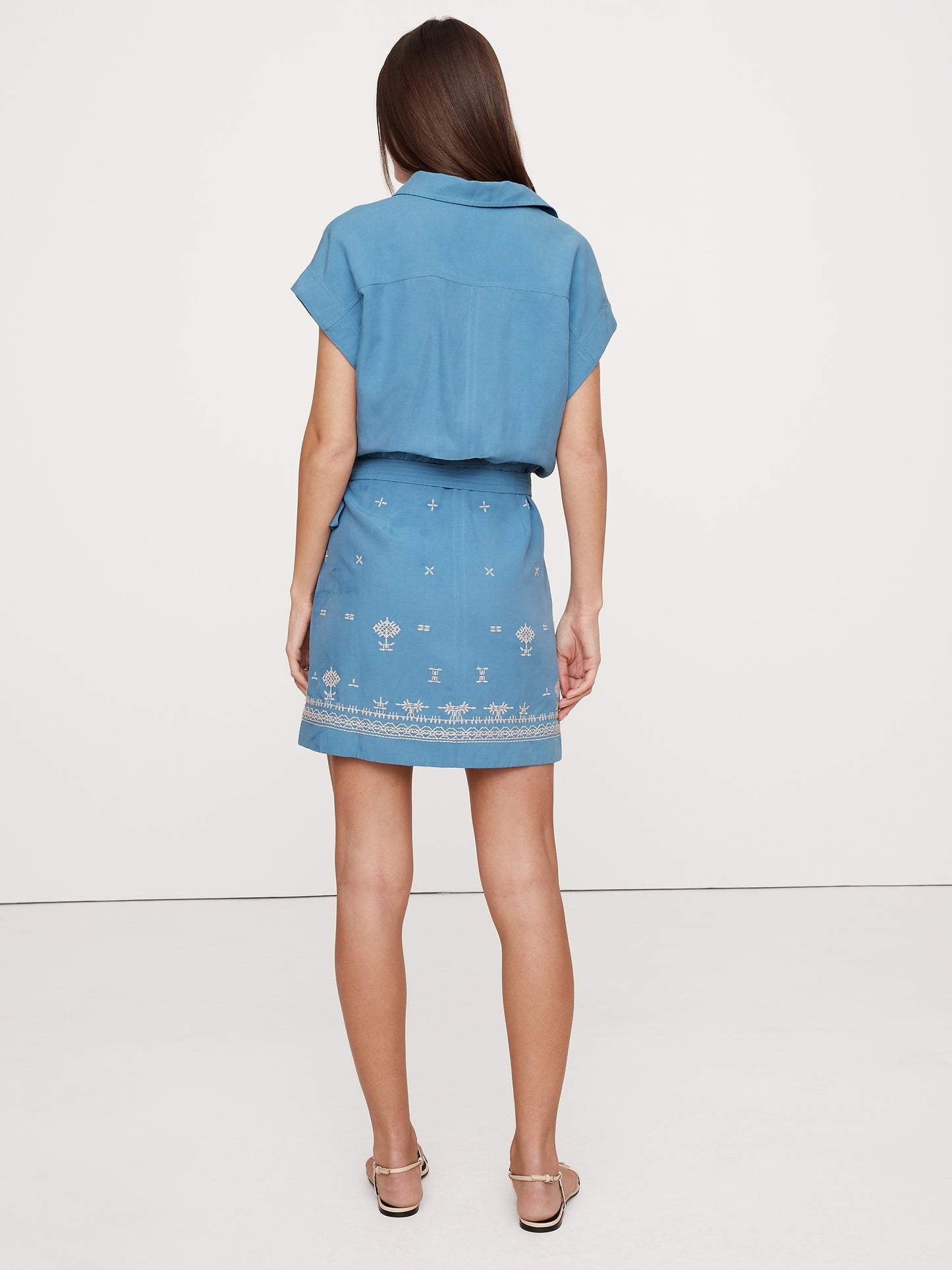 فستان مطرز تنسيل™- كتان ملفوف