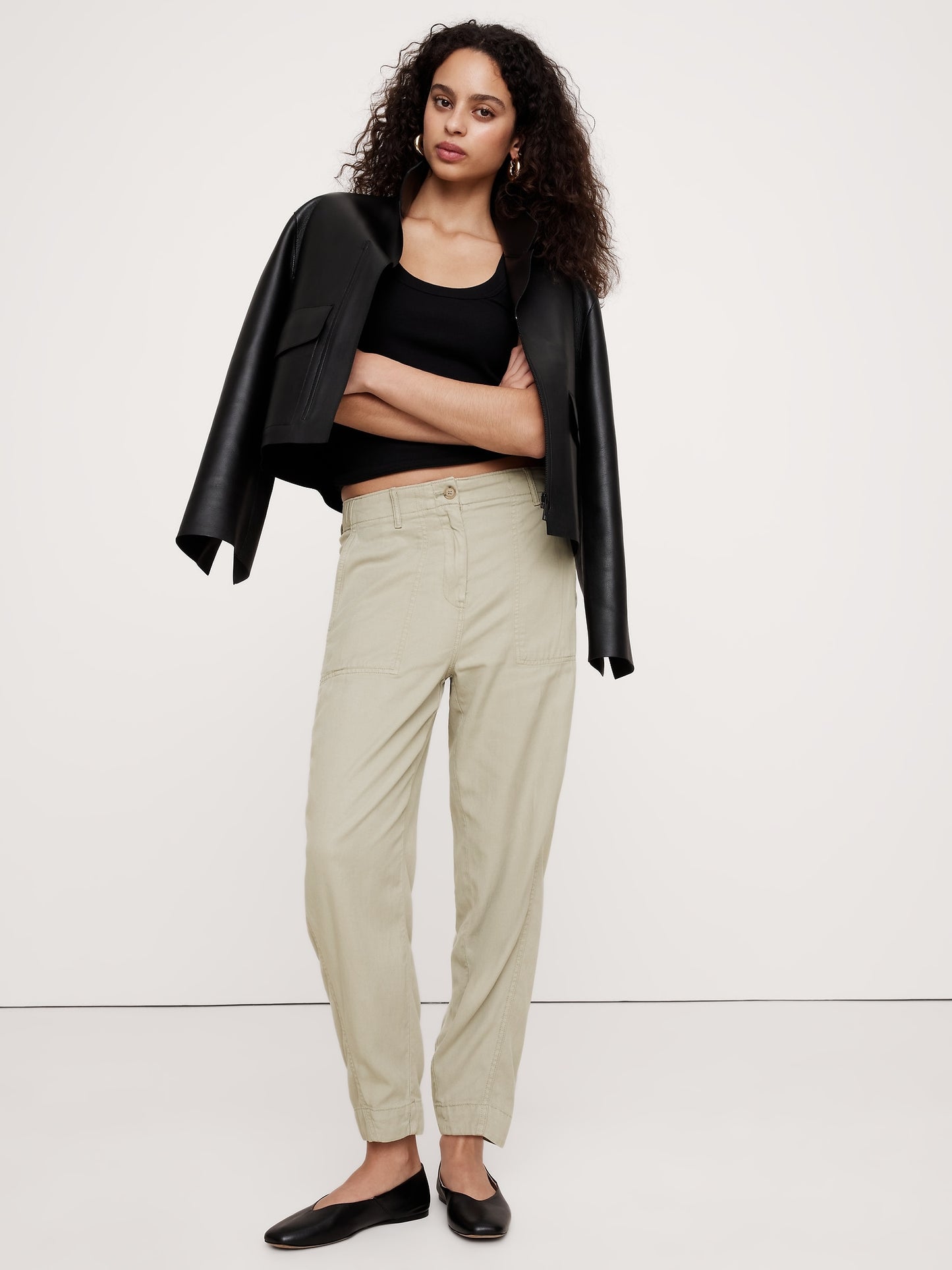 بنطال سوما بخصر مرتفع وقصّة ساق برميلية