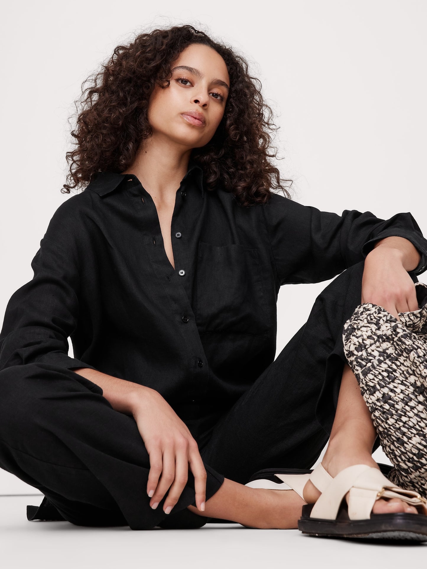 قميص كتان بقصّة واسعة