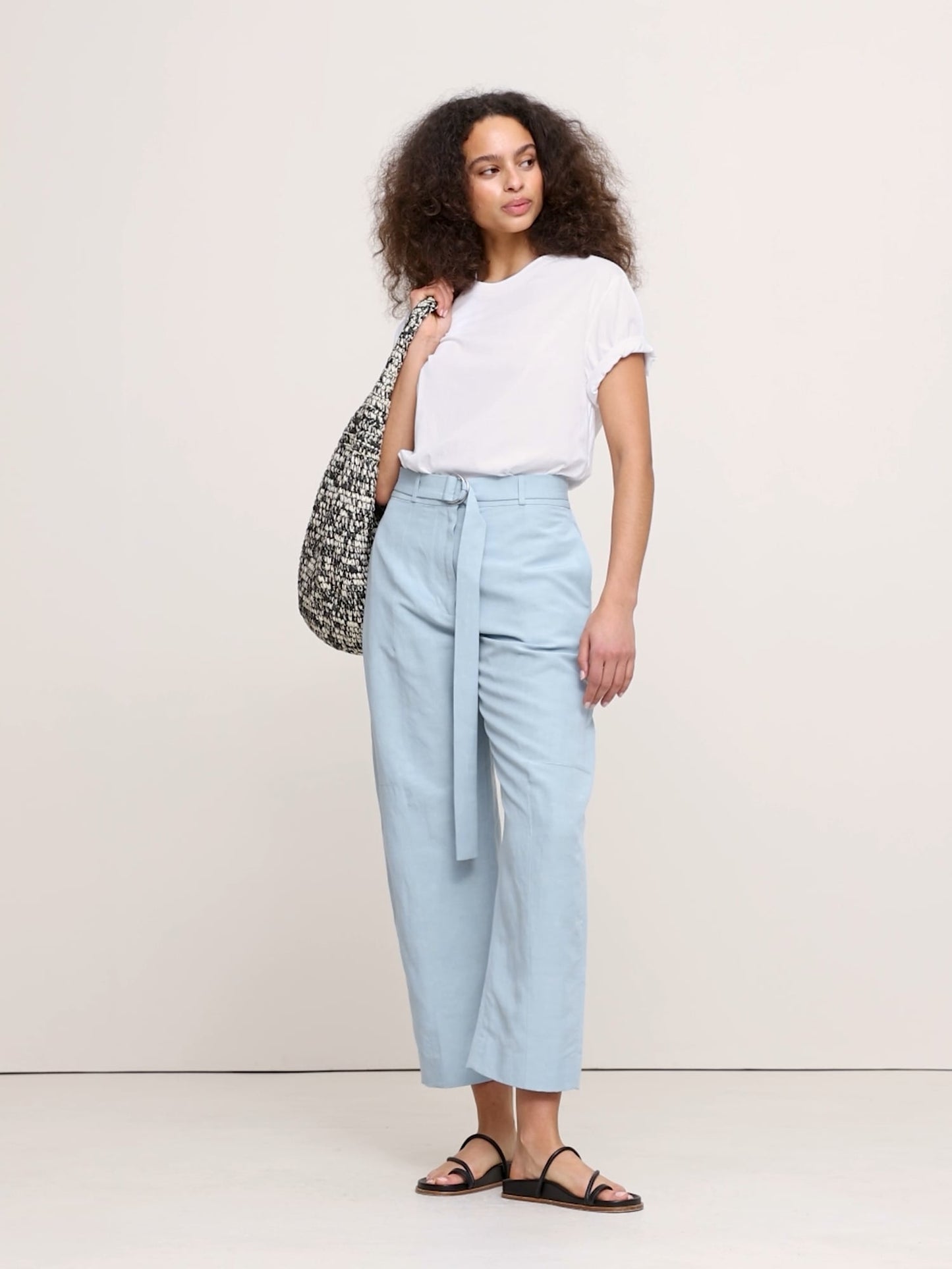 بنطال تنسيل™-كتان بخصر مرتفع وقصّة ساق برميلية