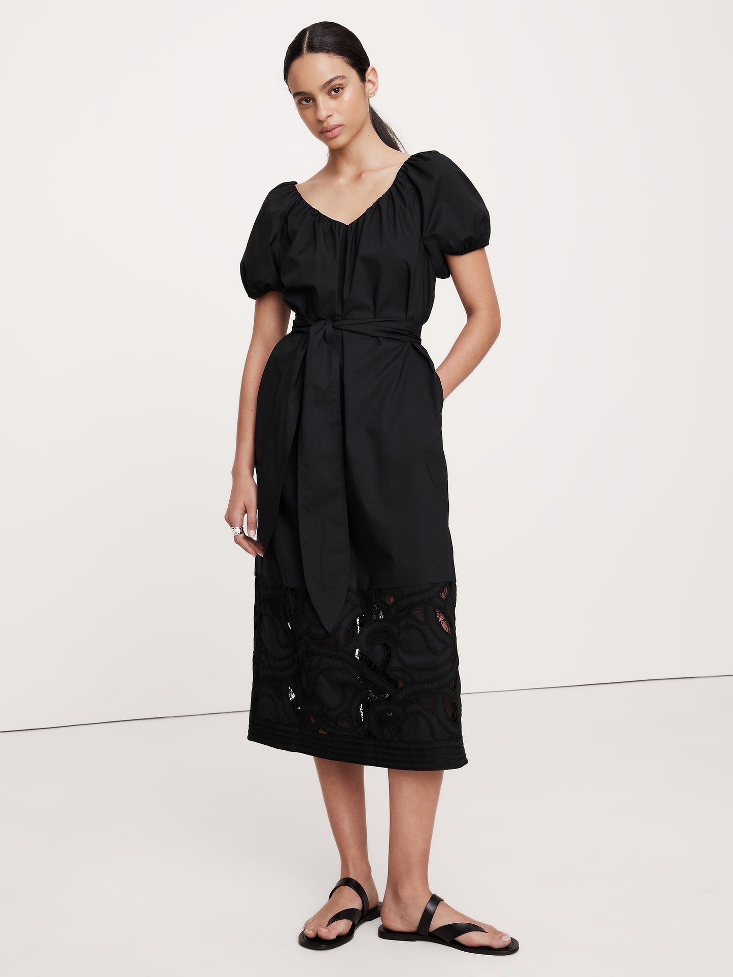 فستان بوبلين قطن مطرز بكشكشة