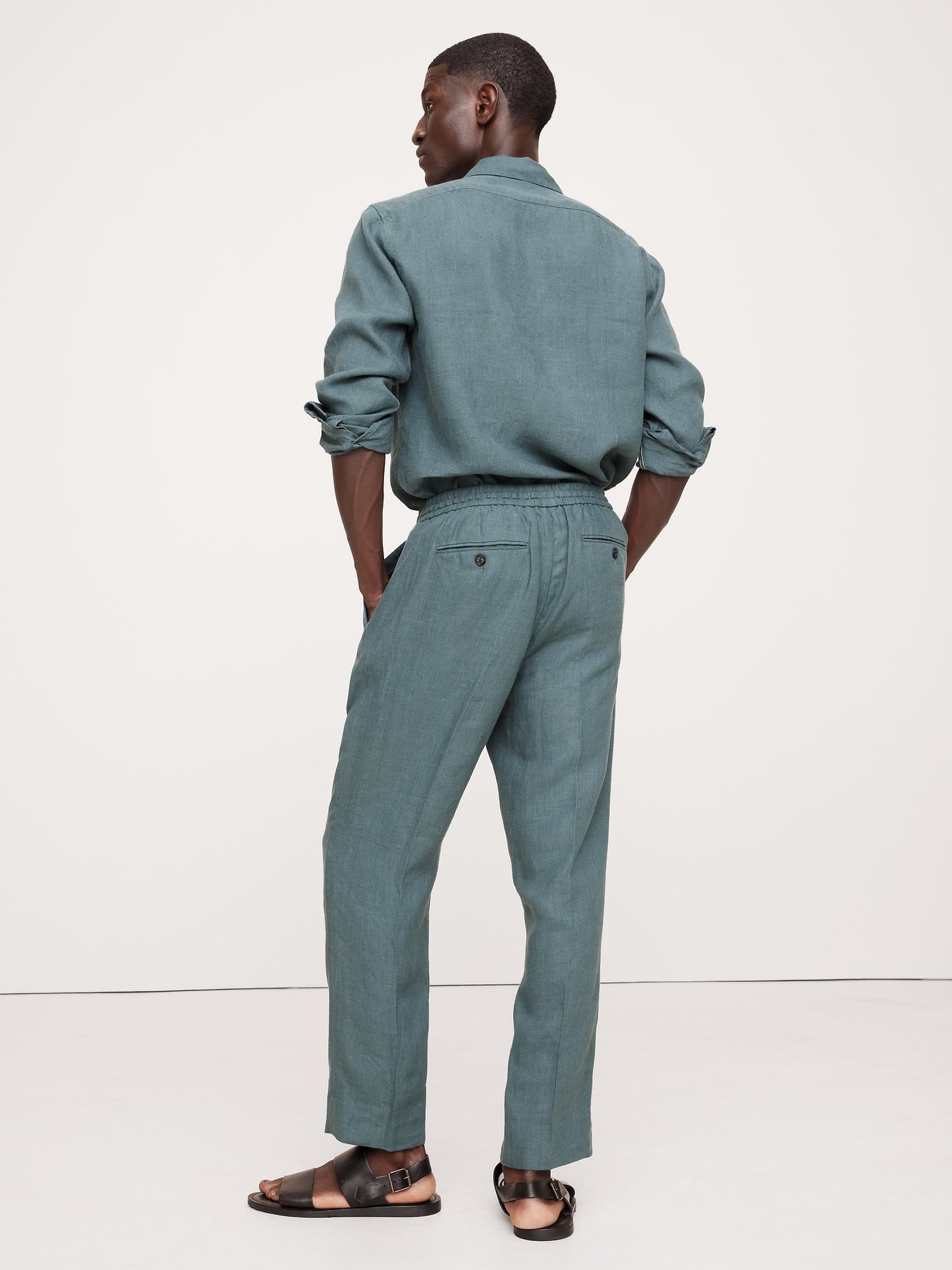 بنطال كتان بقصّة ساق مستقيمة سهل الارتداء