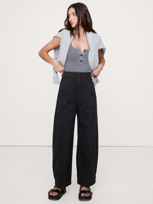 HIGH-RISE UTILITY BARREL-LEG PANT