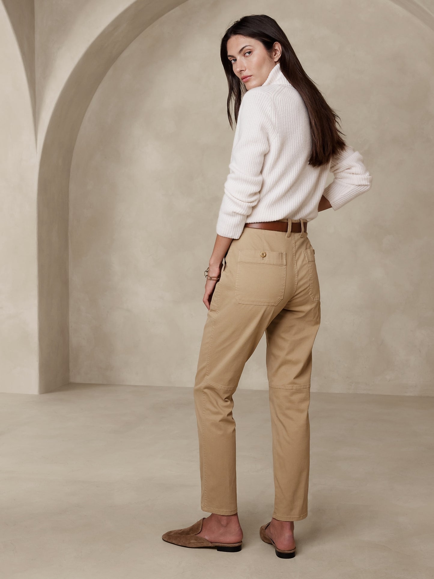 Mid-Rise Slim Cargo Pant