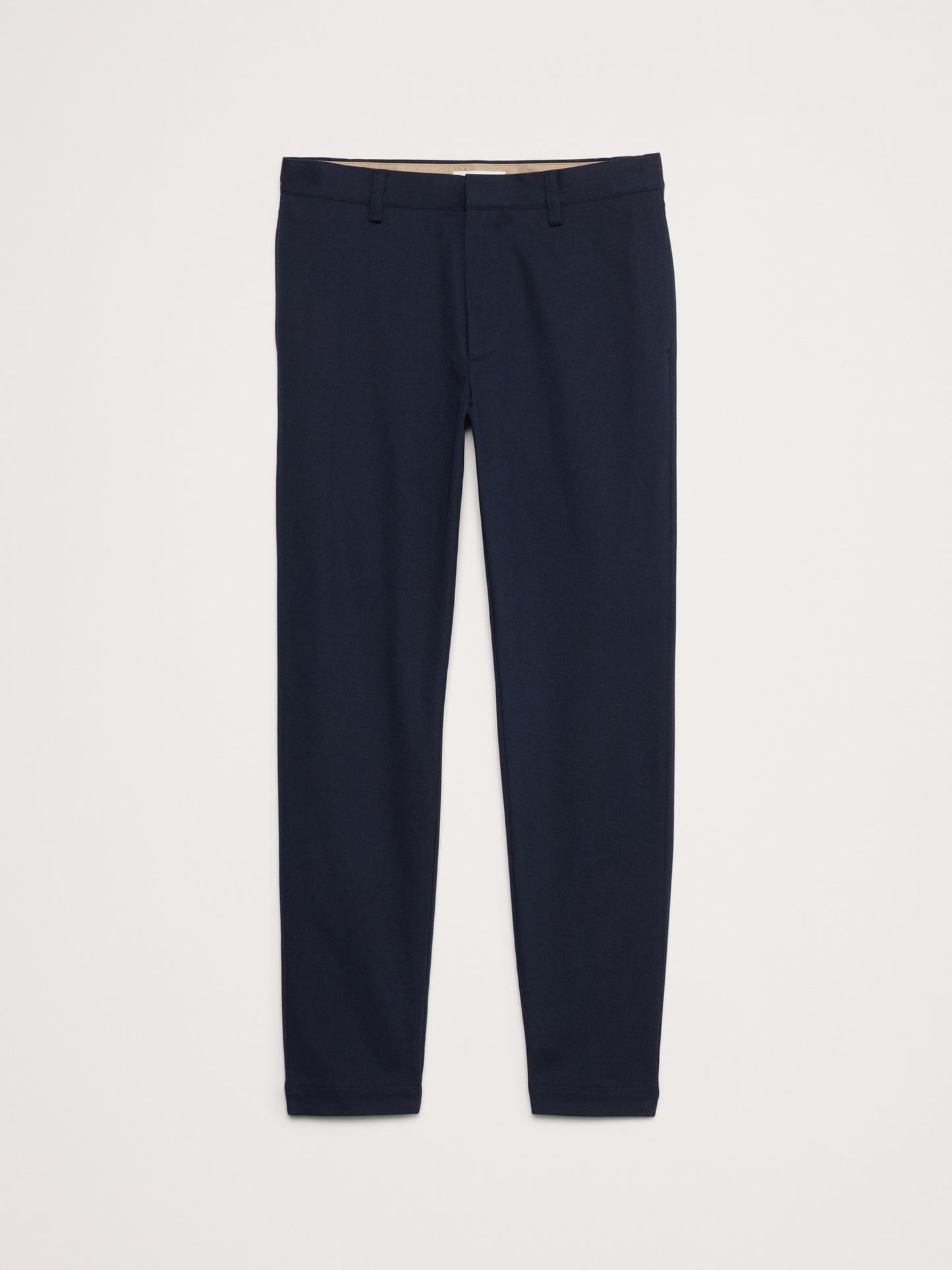 بنطال تشينو من قماش إيطالي مرن بقصّة ضيقة