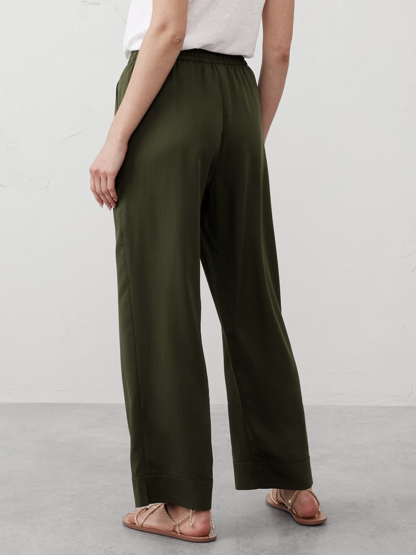 Straight Tencel Pull-On Pant