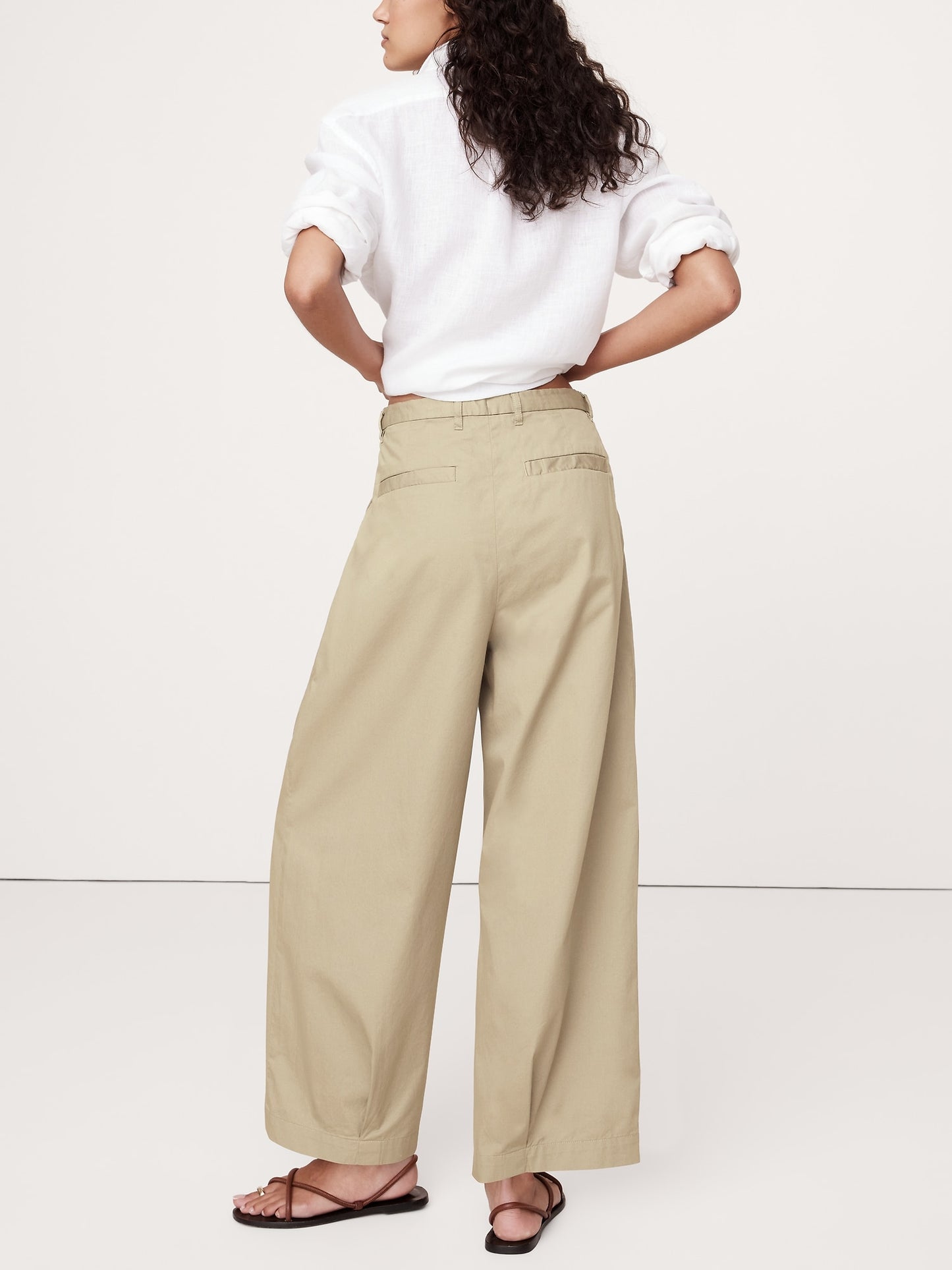 High-Rise Pleated Cotton Poplin Cropped Pant