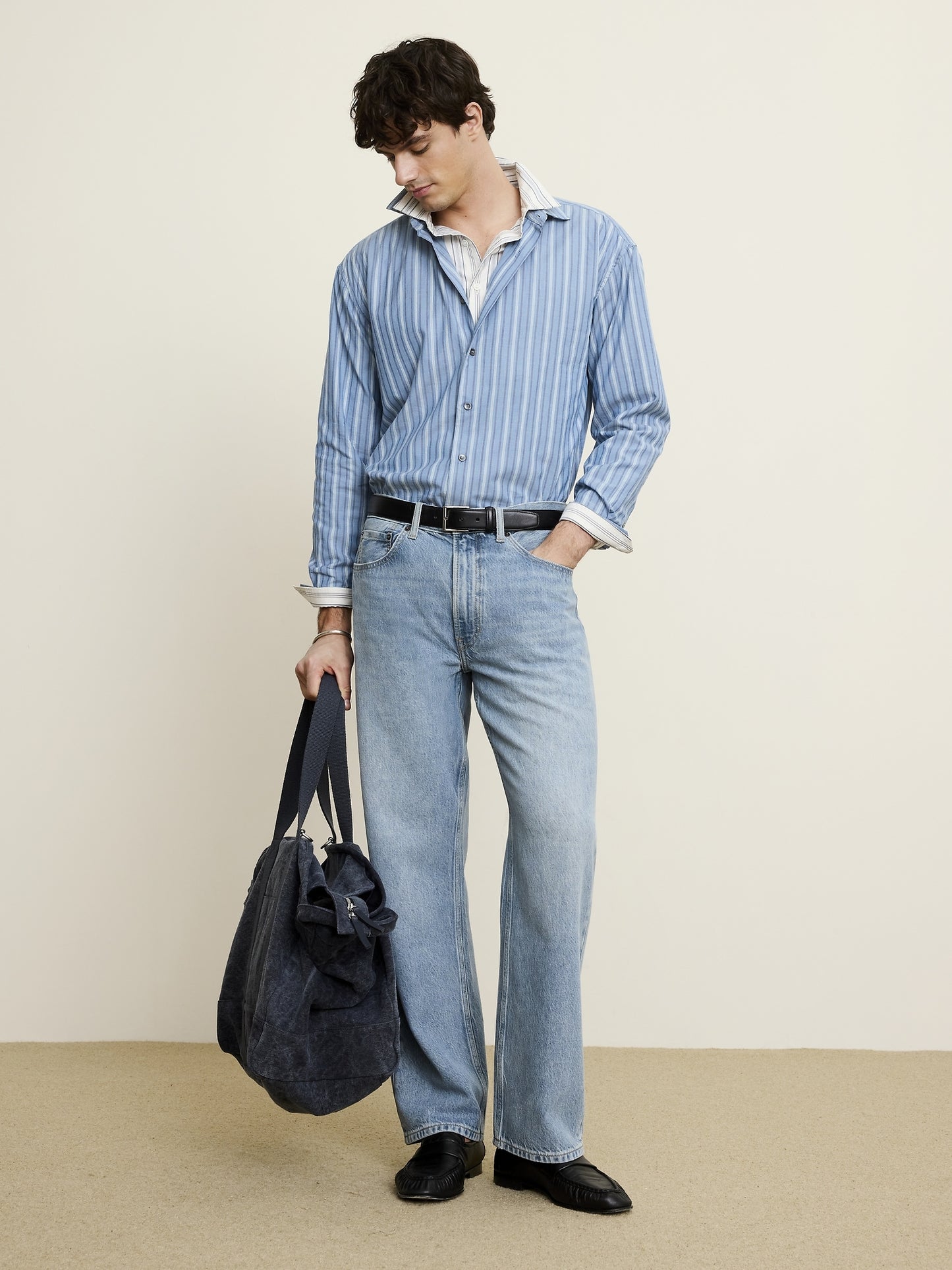 Relaxed-Straight Lightweight Jean