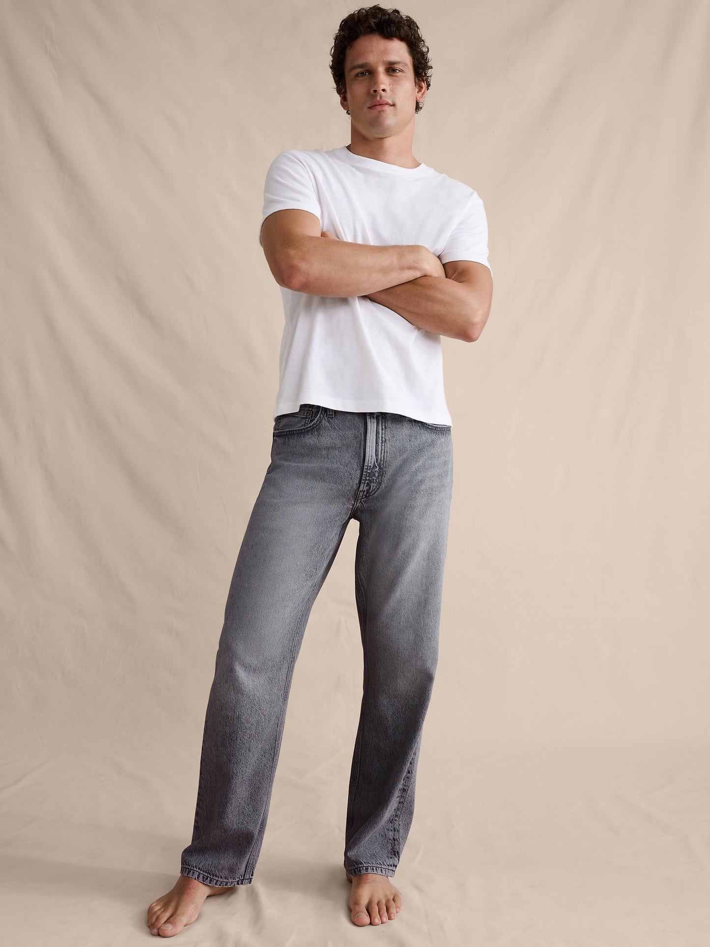 Relaxed-Straight Lightweight Jean