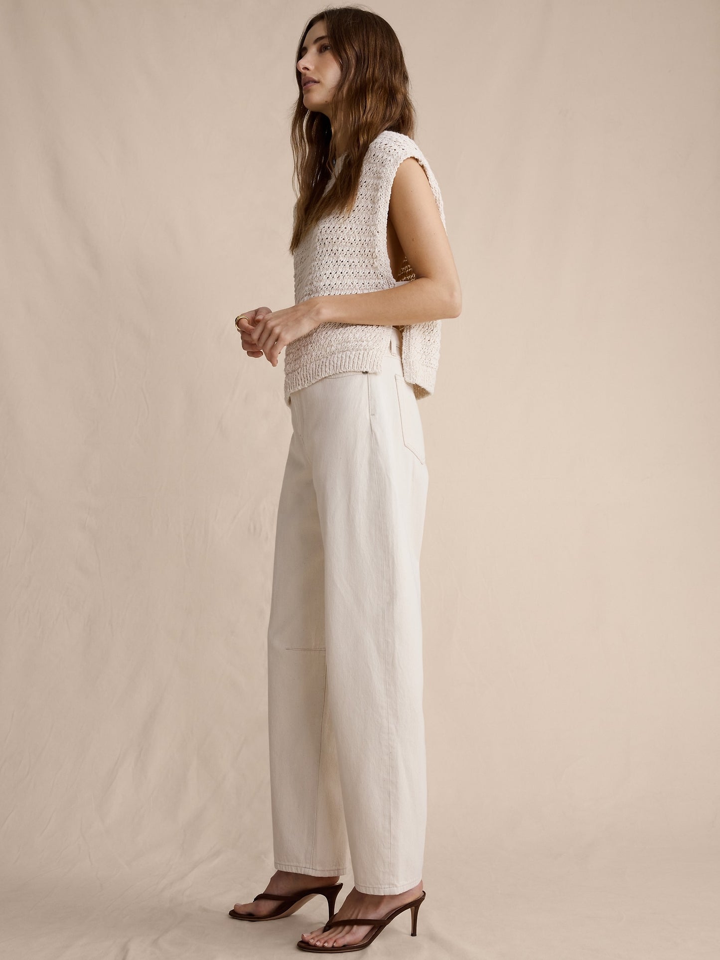 Mid-Rise Barrel Ankle Jean
