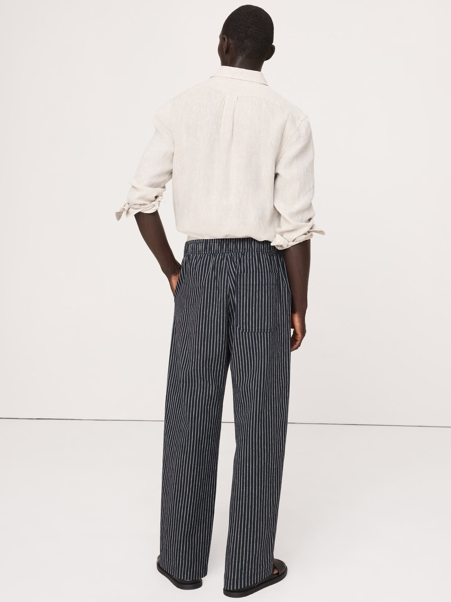Relaxed Linen-Cotton Pleated Pull-On Pant