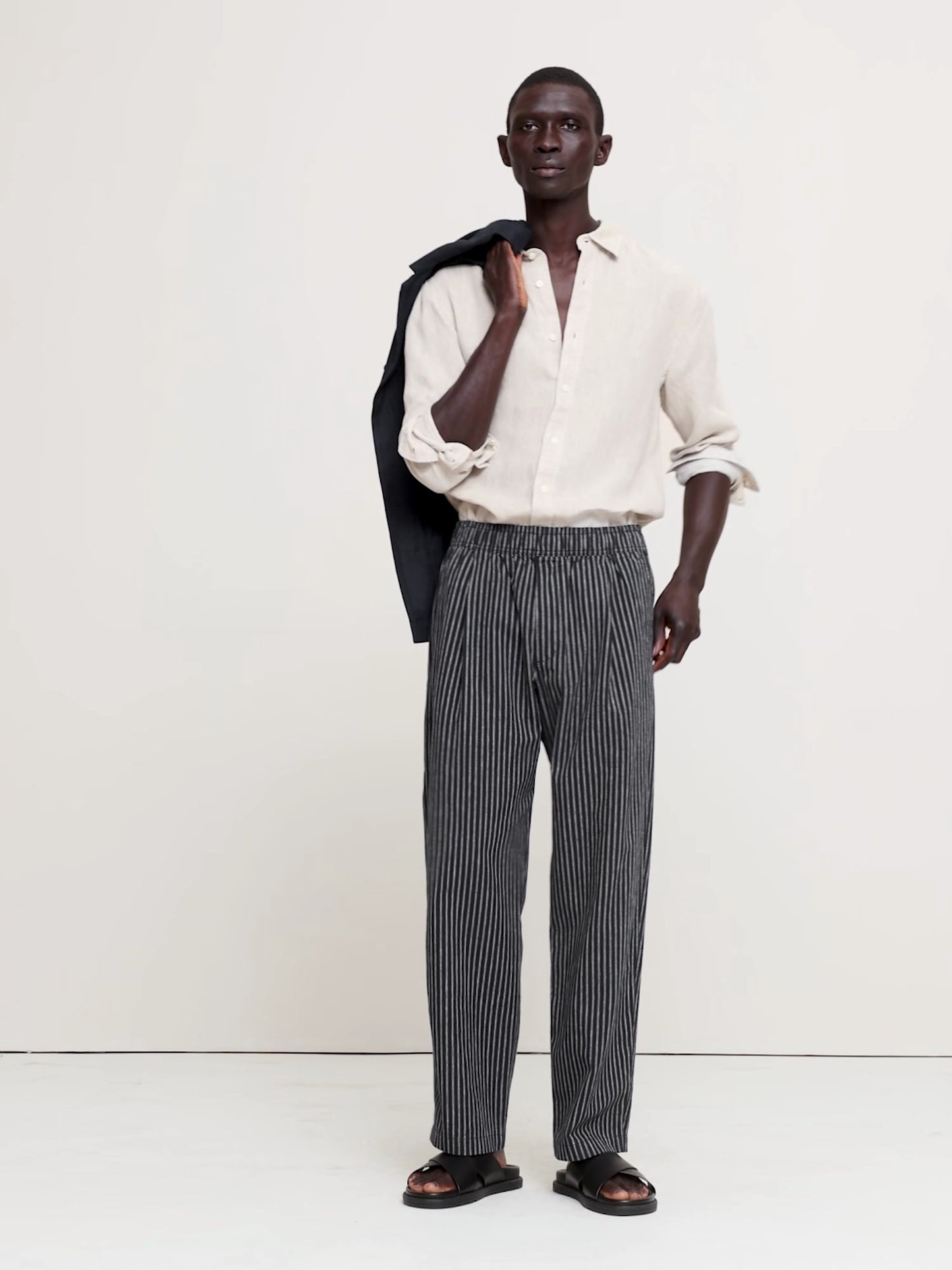 Relaxed Linen-Cotton Pleated Pull-On Pant