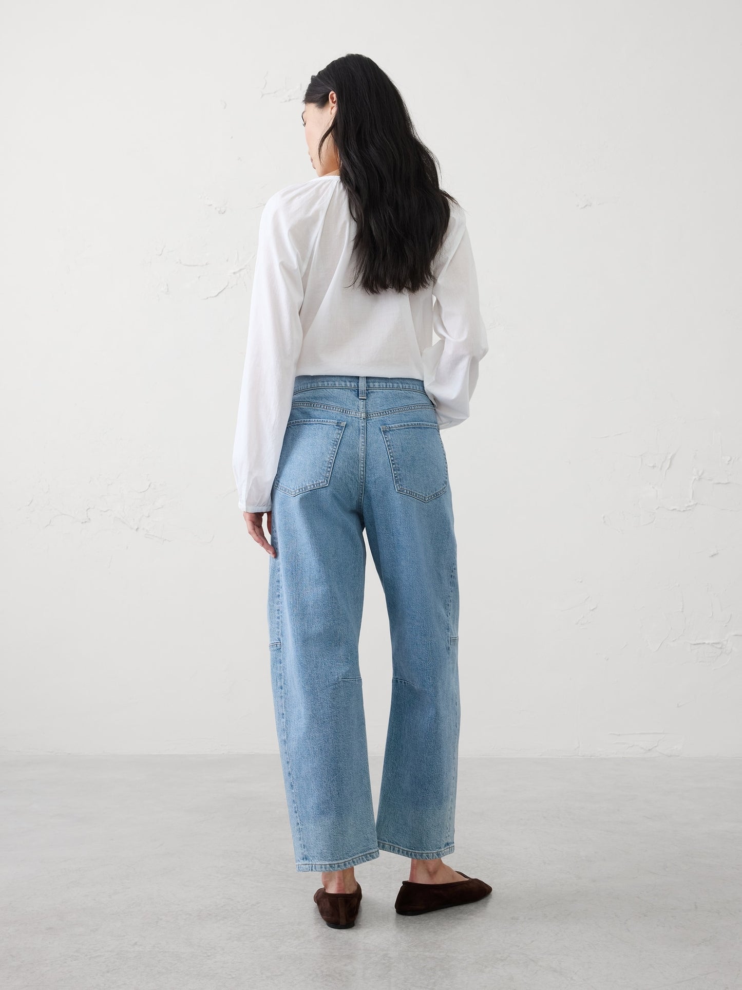 Barrel-Leg Mid-Rise Jean