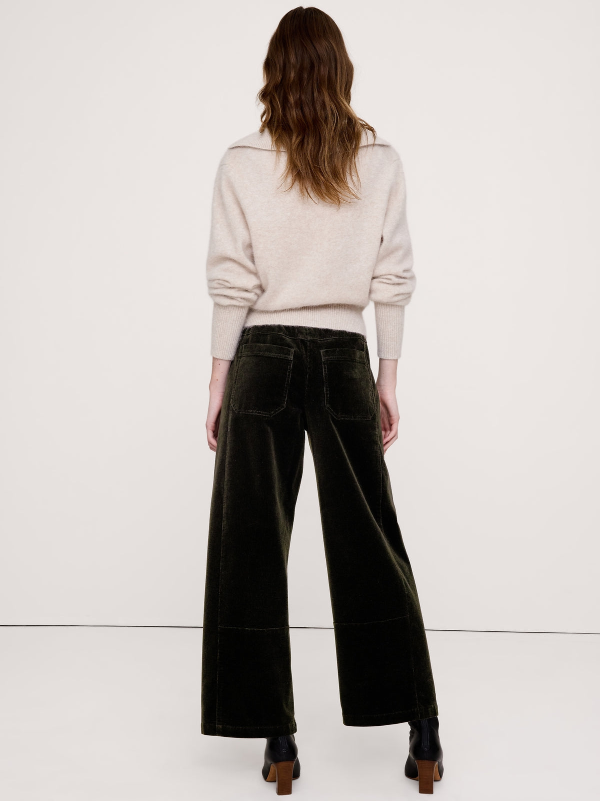 Mid-Rise Relaxed Corduroy Painter Pull-On Pant
