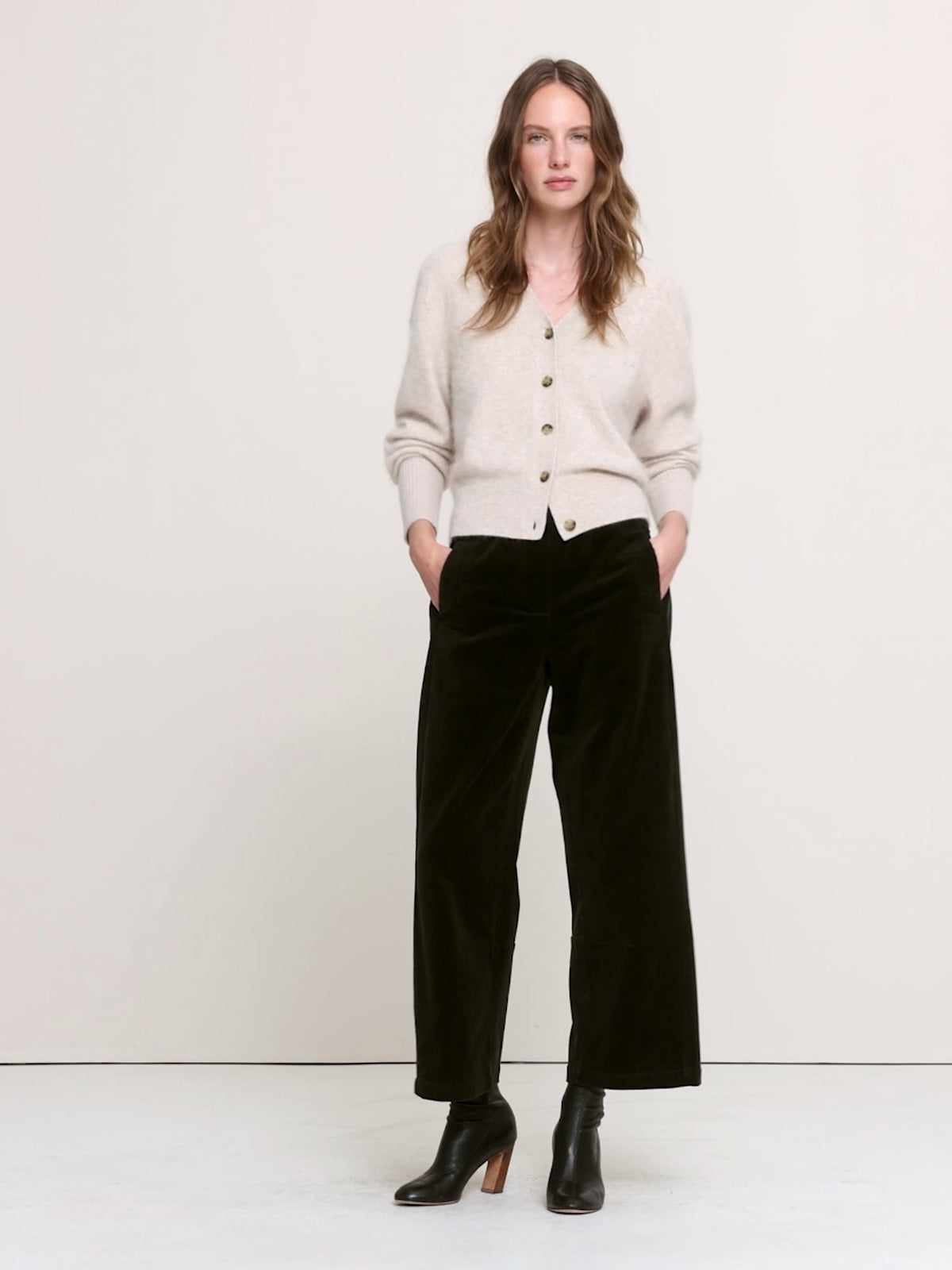 Mid-Rise Relaxed Corduroy Painter Pull-On Pant