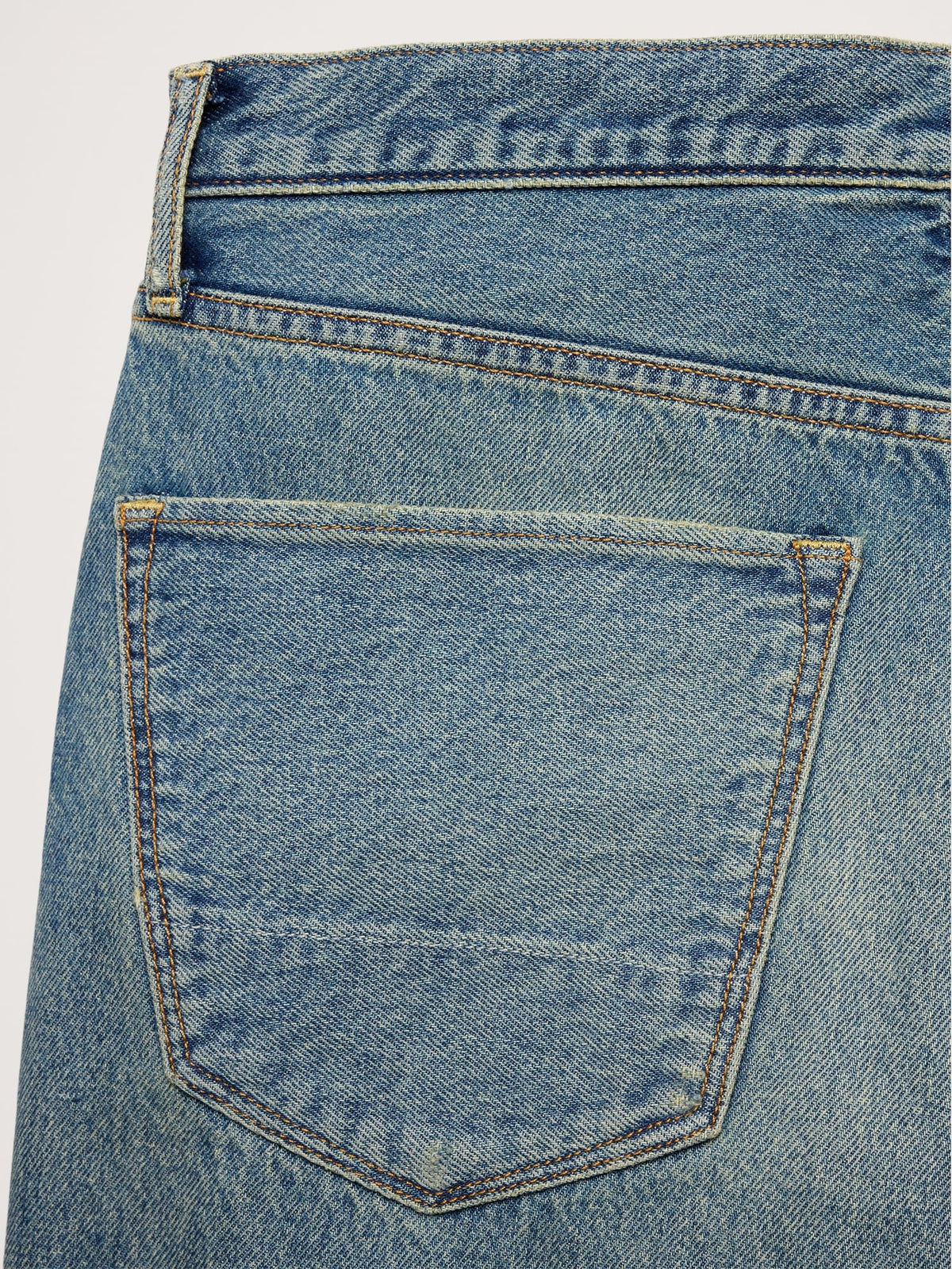Relaxed-Straight Authentic Jean