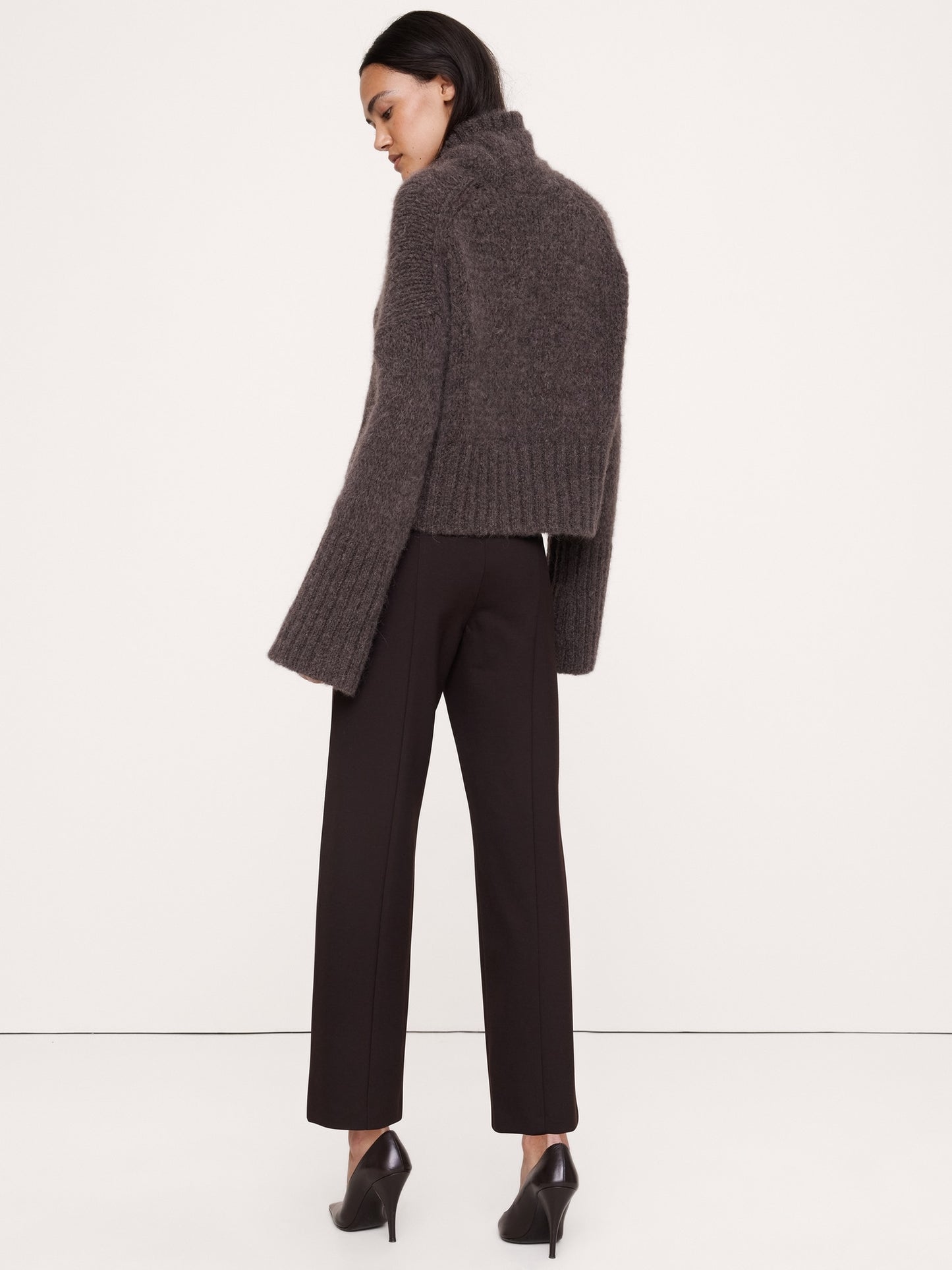 Fitted Everywhere Ponte Ankle Pant