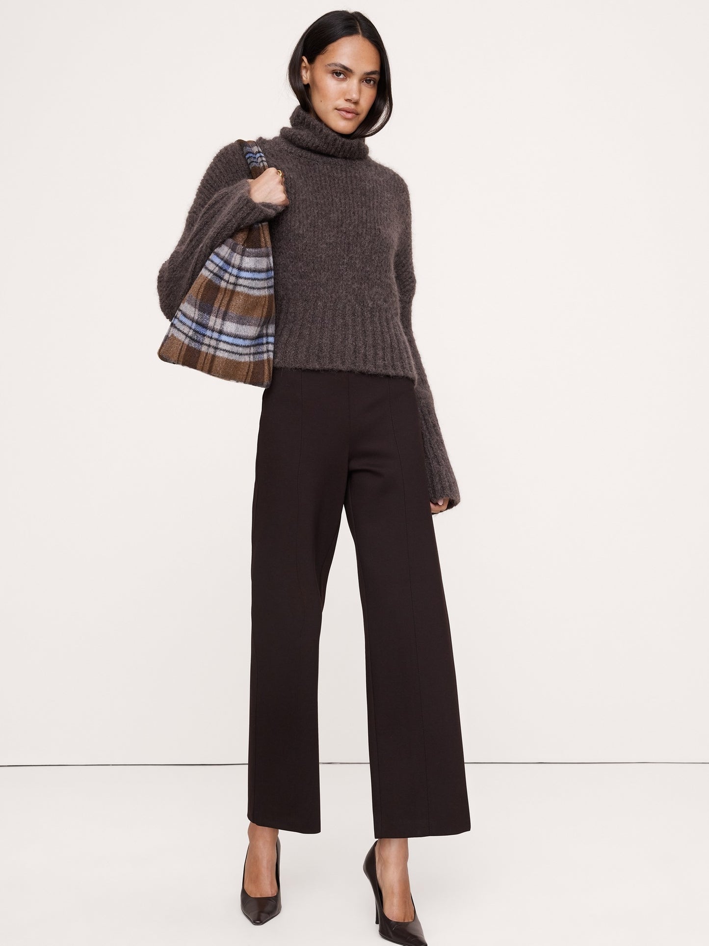 Fitted Everywhere Ponte Ankle Pant