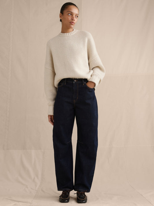 Mid-Rise Barrel Ankle Jean