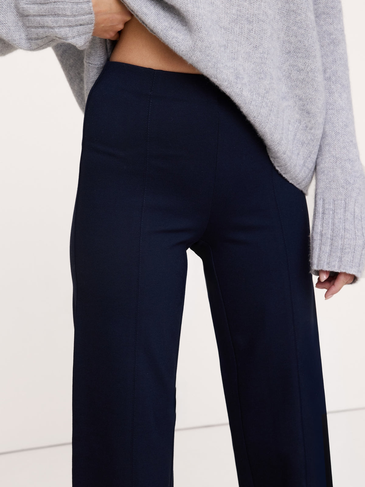 Fitted Everywhere Ponte Ankle Pant